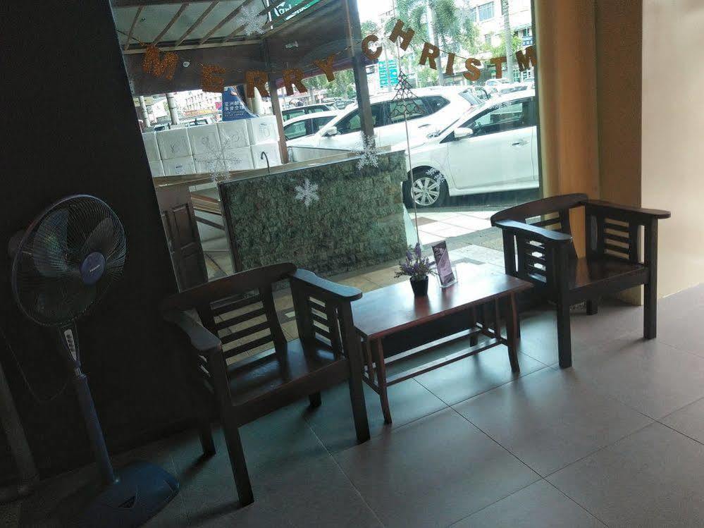 Rafflesia Hotel 2*