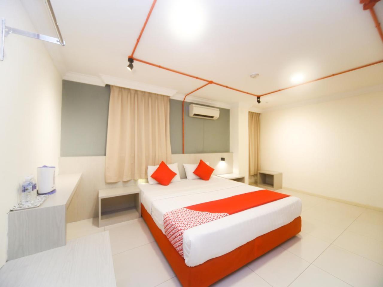 Rafflesia Hotel